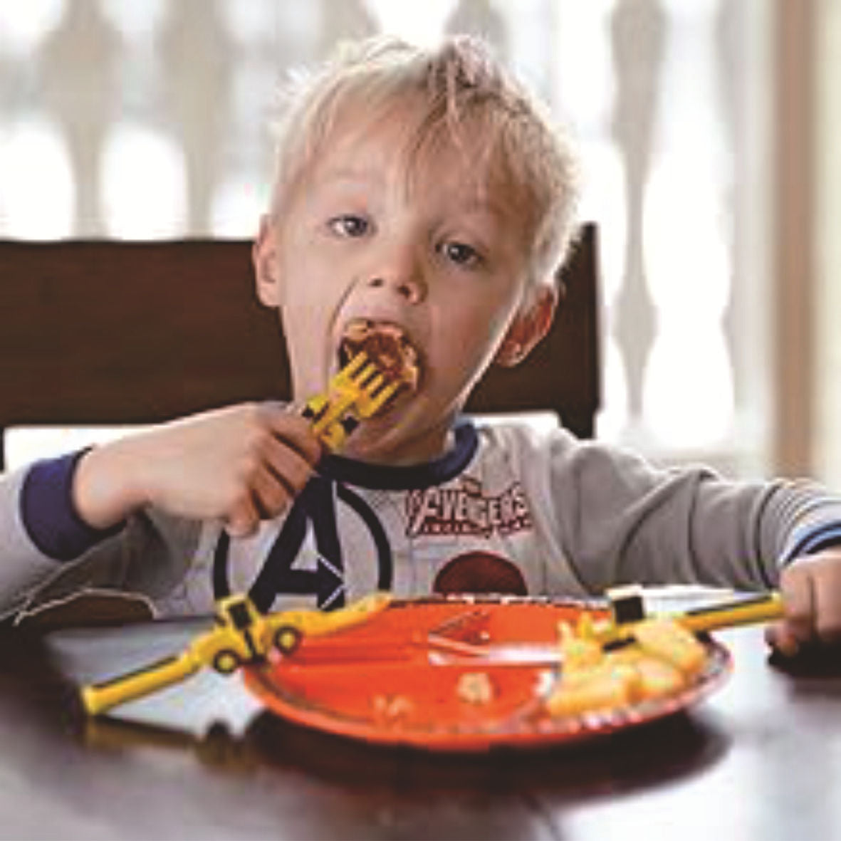 Three sets of children's fun tableware and plates, safe, fun and hygienic
